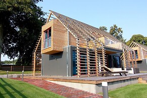 Chalet Near Schwerin With Golf & Riding