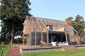 Chalet Near Schwerin With Golf & Riding
