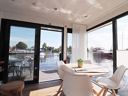 Spend the Night on the Water in Lemmer