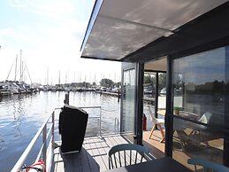 Spend the Night on the Water in Lemmer
