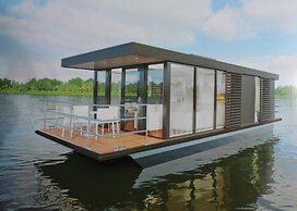 Houseboat in Lemmer With Harbor Views