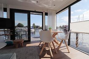 Houseboat in Lemmer With Harbor Views