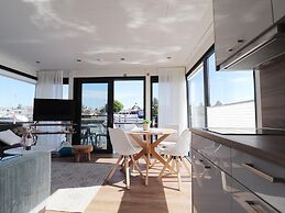 Spend the Night on the Water in Lemmer