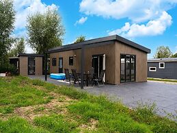 Rural House in a Park Near Molenschot