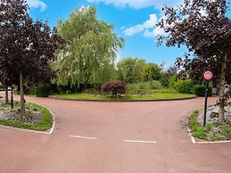Rural House in a Park Near Molenschot
