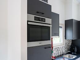 Rural House in a Park Near Molenschot