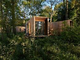 Opulent Dock Cottage by Belvilla