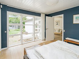 10 Person Holiday Home in Graested