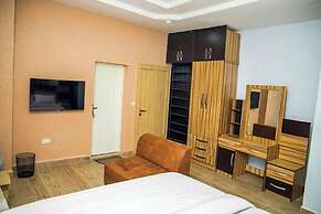 Star Diamond View Lounge and Suites