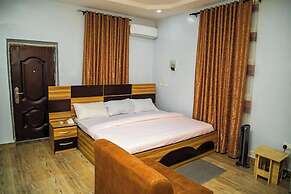 Star Diamond View Lounge and Suites