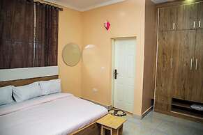 Star Diamond View Lounge and Suites