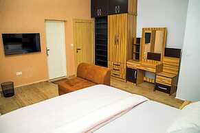 Star Diamond View Lounge and Suites