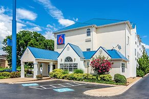 Motel 6 Chattanooga, TN - Downtown