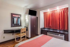 Motel 6 Chattanooga, TN - Downtown