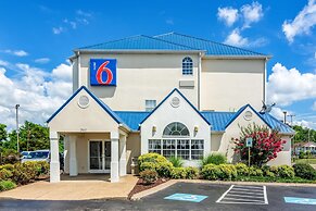 Motel 6 Chattanooga, TN - Downtown