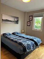 Room in Apartment - Waterfront Suite Super Kingbed With Terrace And TV