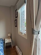Room in Apartment - Waterfront Suite Super Kingbed With Terrace And TV