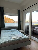 Stylish Seaview 4 Beds Central Apartment Sorenga