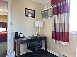 Colonial House Motor Inn