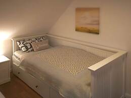 Home Port Holiday Home, Dornum