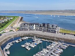 Cosy Apartment With sea View