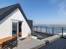 Cosy Apartment With sea View