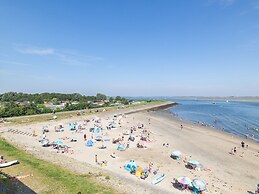 Cosy Apartment With sea View