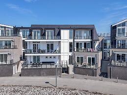 Cosy Apartment With sea View