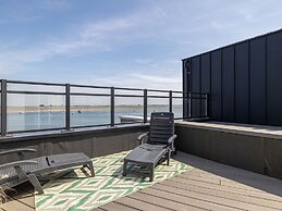 Cosy Apartment With sea View