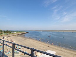 Cosy Apartment With sea View