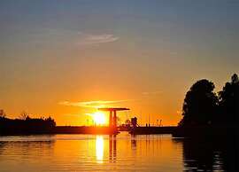 Lakeside Bliss in Friesland