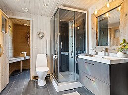 4 Star Holiday Home in Storsteinnes