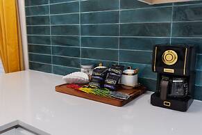 Modern 4BR House 10mins to Downtown