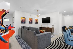 Modern 4BR House 10mins to Downtown