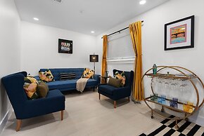 Modern 4BR House 10mins to Downtown