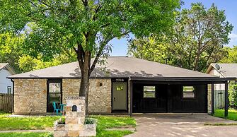 Modern 4BR House 10mins to Downtown