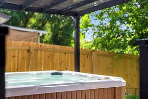 Modern 4BR House 10mins to Downtown