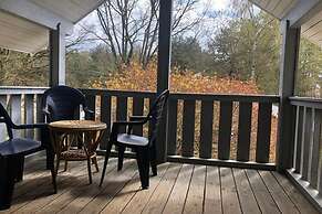 Ferienhaus mit Terrasse und Balkon