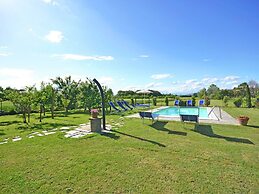 Belvilla by OYO Balmy Villa in Cortona With Pool