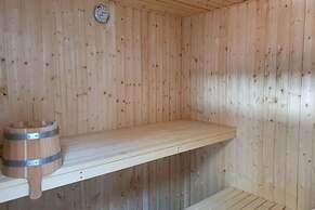 Ferienhaus mit Terrasse und Balkon