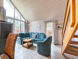 Ferienhaus mit Terrasse und Balkon