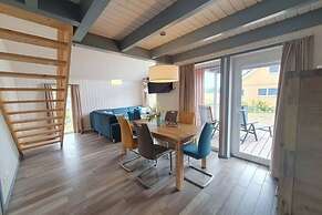 Ferienhaus mit Terrasse und Balkon