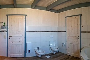 Ferienhaus mit Terrasse und Balkon