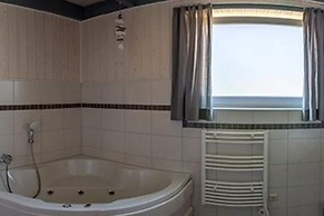 Ferienhaus mit Terrasse und Balkon