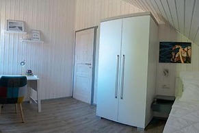 Ferienhaus mit Terrasse und Balkon