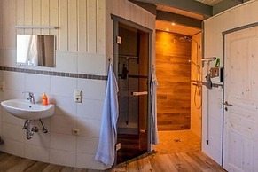 Ferienhaus mit Terrasse und Balkon