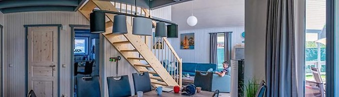 Ferienhaus mit Terrasse und Balkon