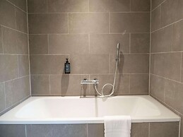 Award-winning Lush Retreat by Belvilla