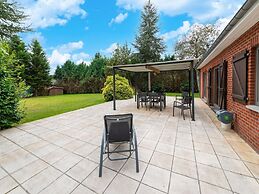 Stunning Holiday Home for 5 Adults in Recht