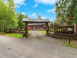 Stunning Holiday Home for 5 Adults in Recht